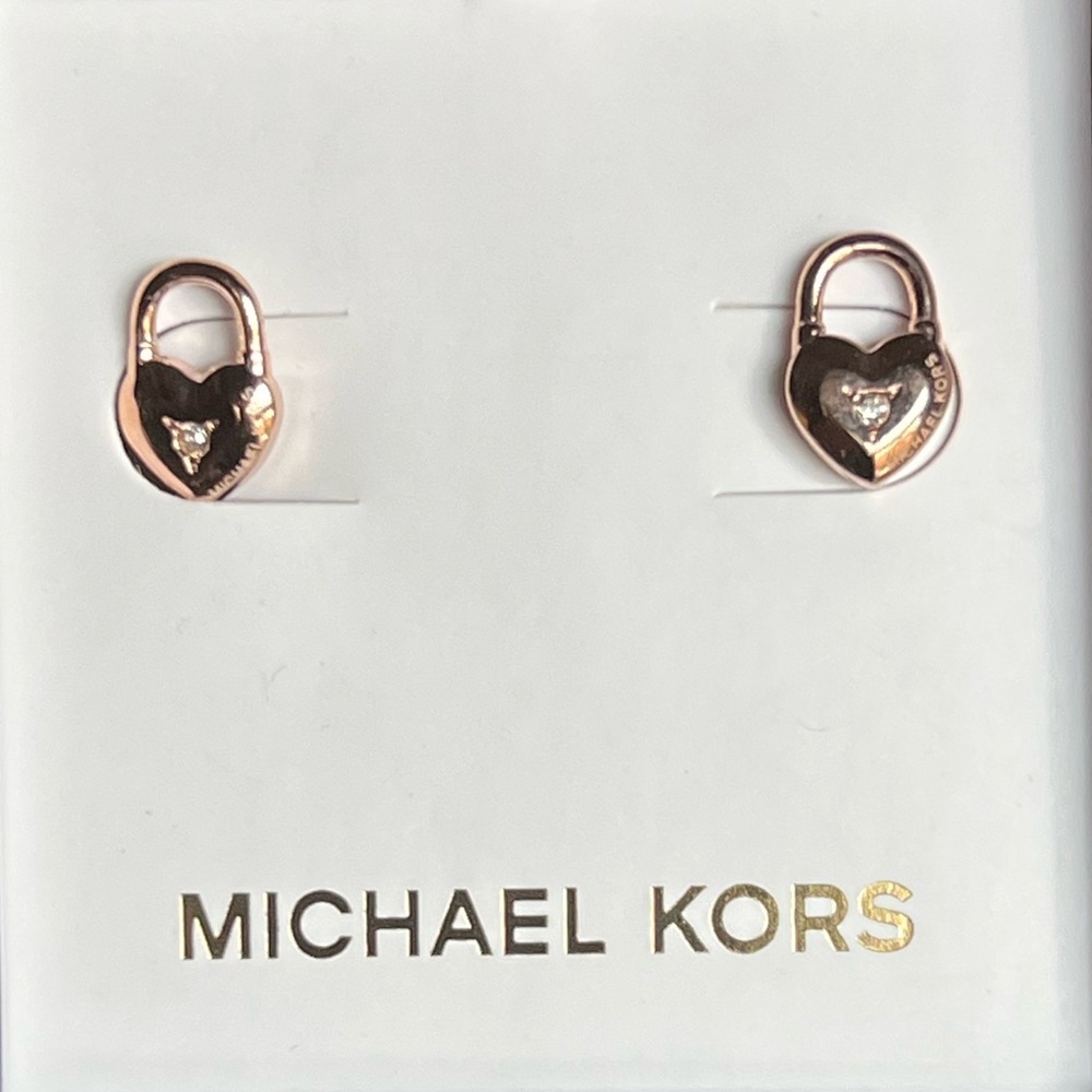 New Michael Kors Logo Heart Padlock Stud Earrings - Picture 9 of 11